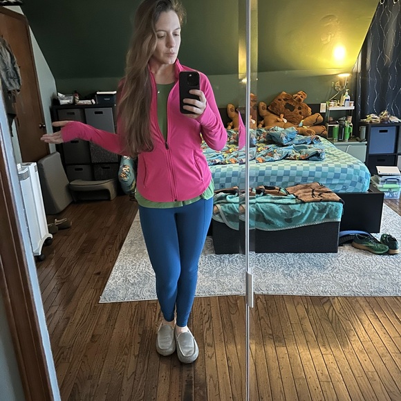 Meet your Posher, JJ - Picture 4 of 4